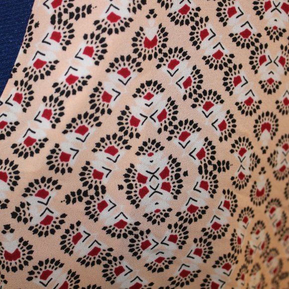 Pleione Shirt, Medium, Peach and cranberry print - Picture 3 of 5